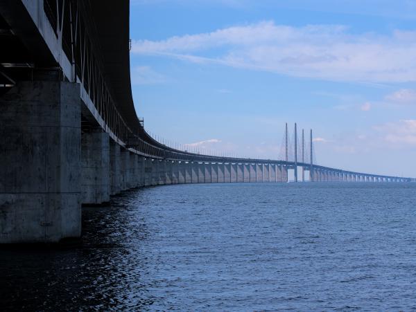 Photo from the Öresund bridge. This time it is taken from right next to it with a view to the pillows.